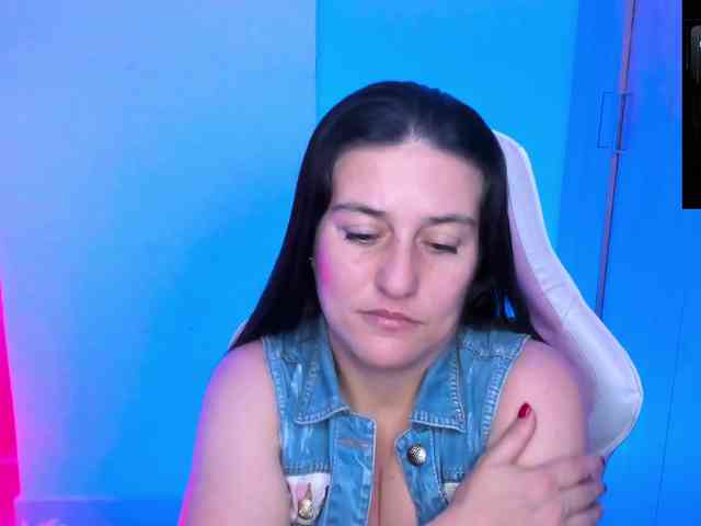 Saskyaajohnson webcam