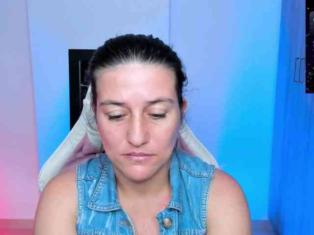 Saskyaajohnson webcam