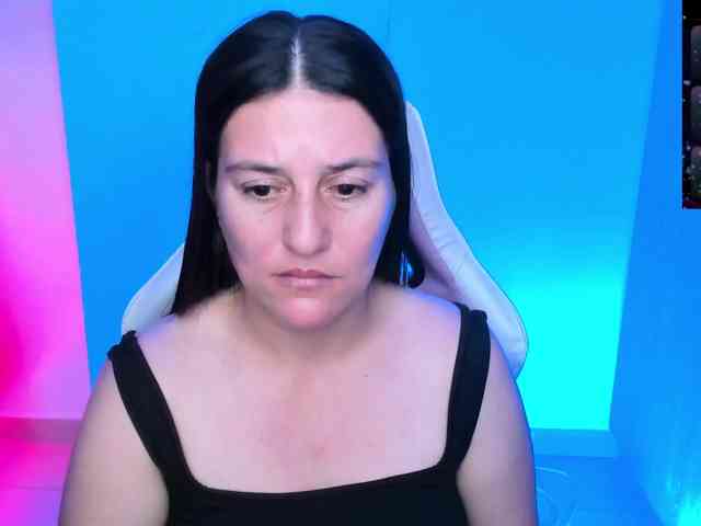 Saskyaajohnson webcam