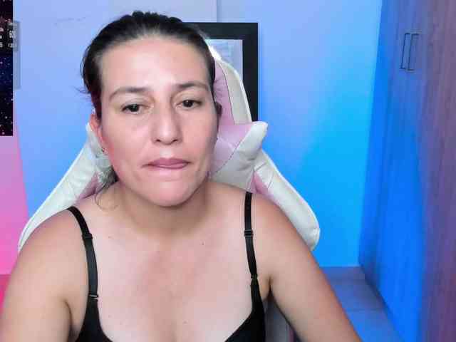 Saskyaajohnson webcam