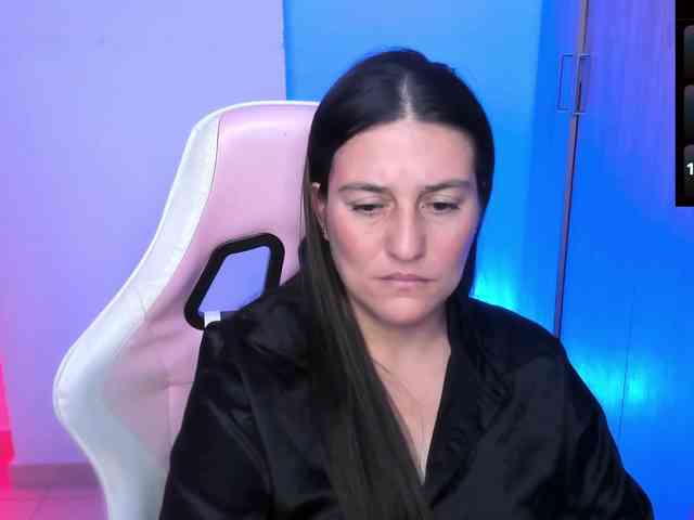 Saskyaajohnson webcam