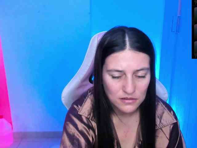 Saskyaajohnson Live Webcam on BongaCams