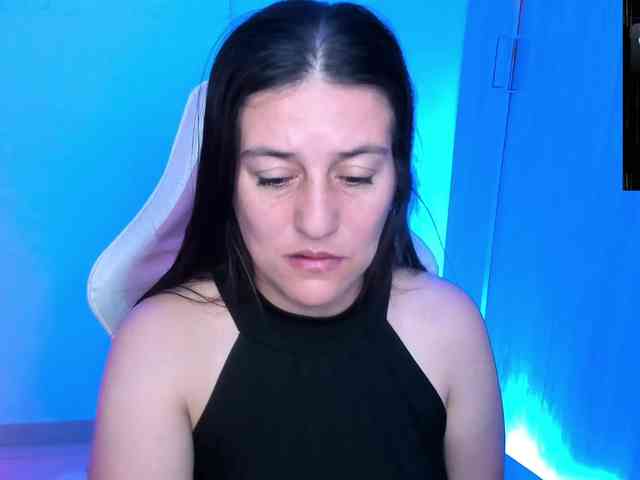 Saskyaajohnson webcam