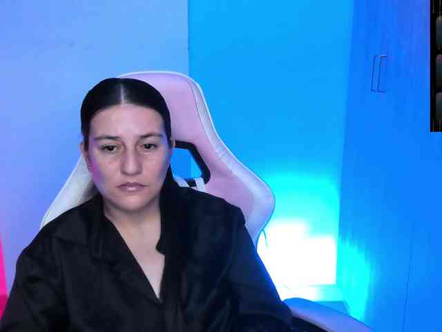 Saskyaajohnson webcam