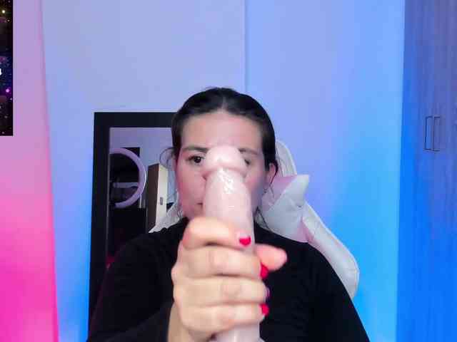 Saskyaajohnson webcam