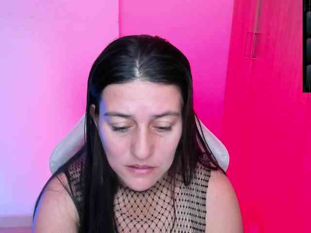 Saskyaajohnson webcam