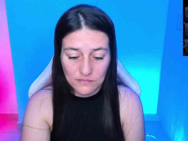 Saskyaajohnson webcam