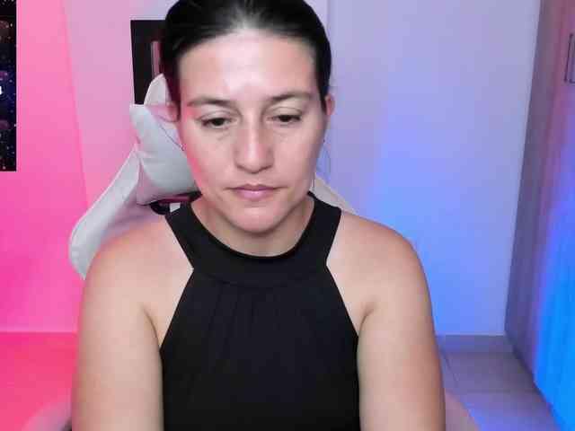 Saskyaajohnson webcam