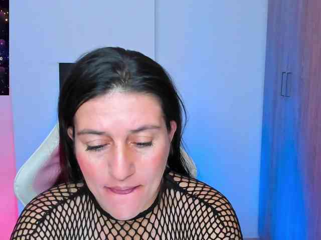 Saskyaajohnson webcam