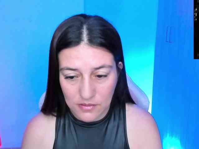 Saskyaajohnson webcam