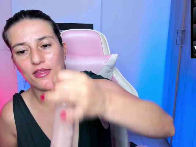 Saskyaajohnson webcam