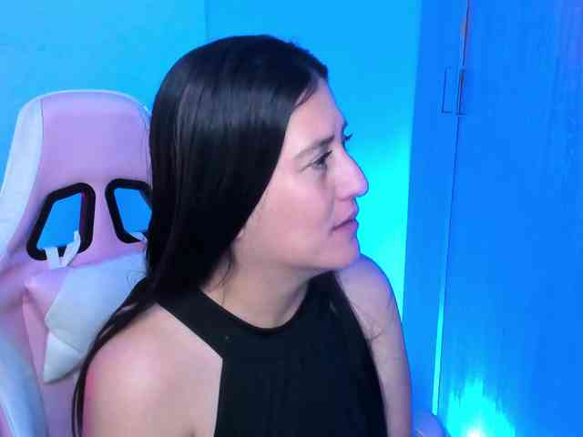 Saskyaajohnson webcam