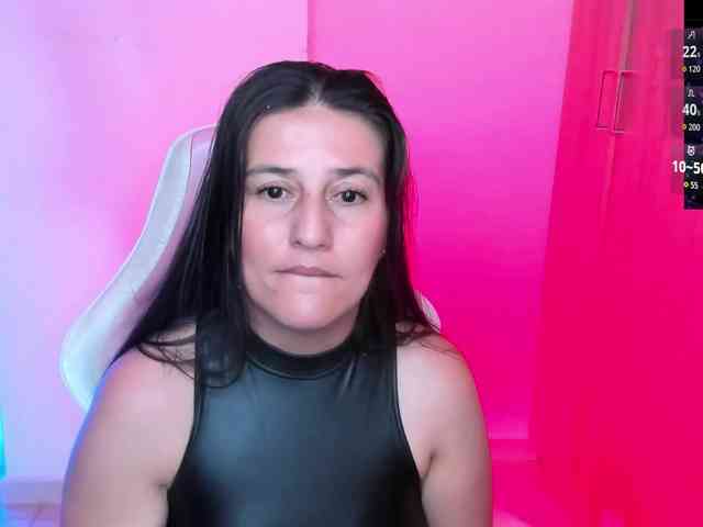 Saskyaajohnson webcam