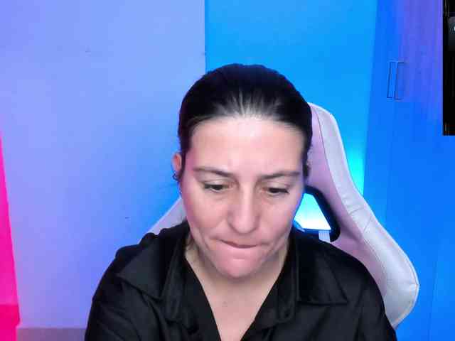 Saskyaajohnson webcam