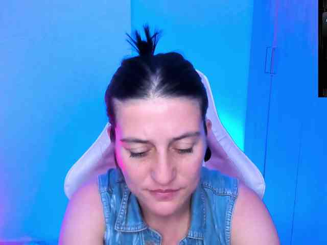 Saskyaajohnson webcam