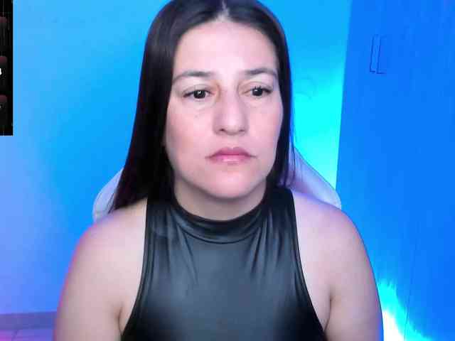 Saskyaajohnson webcam