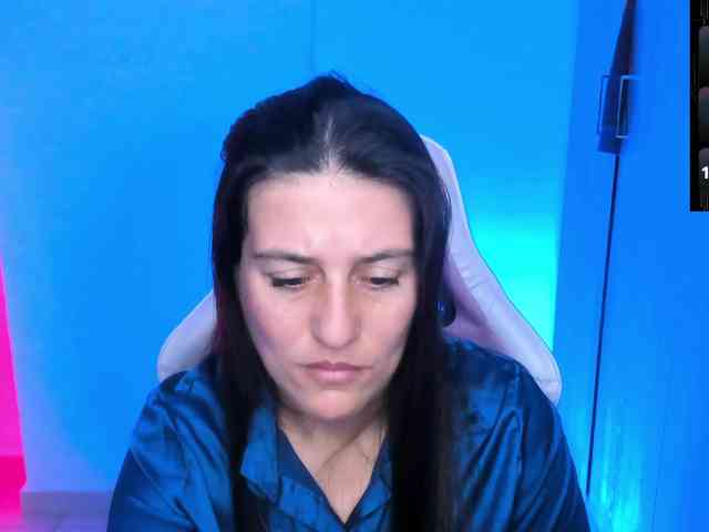 Saskyaajohnson webcam