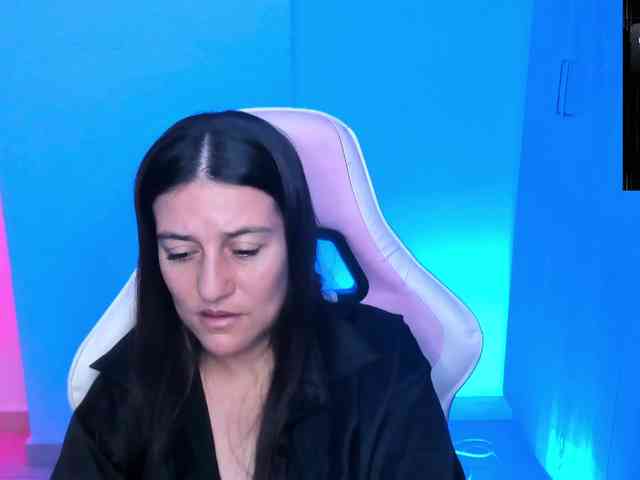 Saskyaajohnson webcam