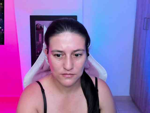 Saskyaajohnson webcam