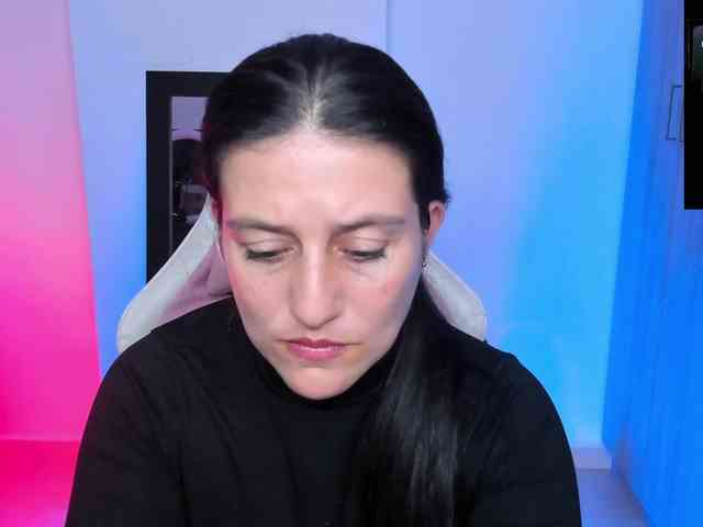 Saskyaajohnson webcam