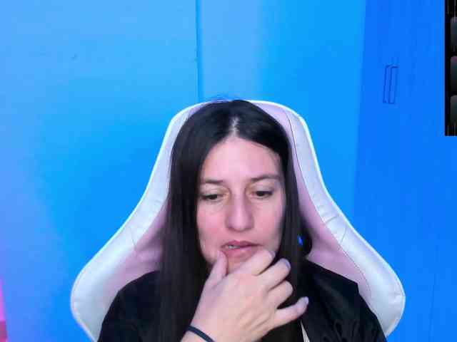 Saskyaajohnson webcam