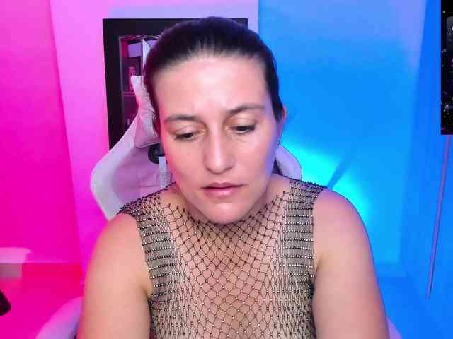 Saskyaajohnson webcam