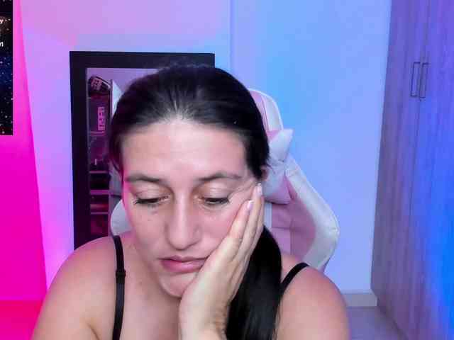 Saskyaajohnson webcam