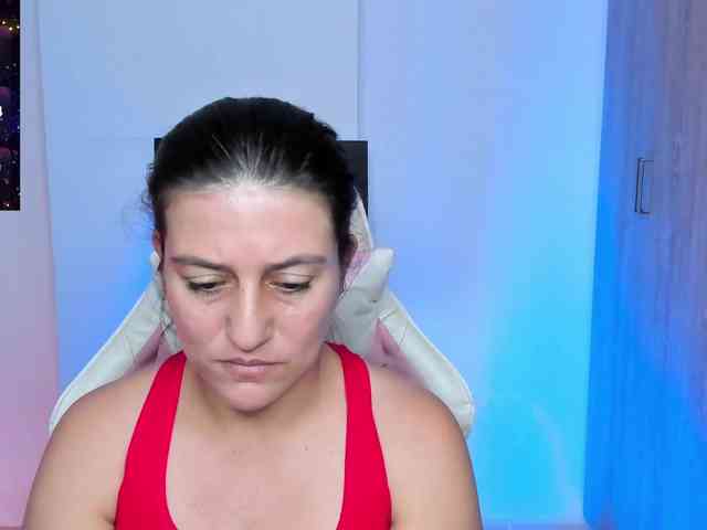 Saskyaajohnson webcam