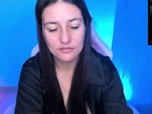 Saskyaajohnson webcam