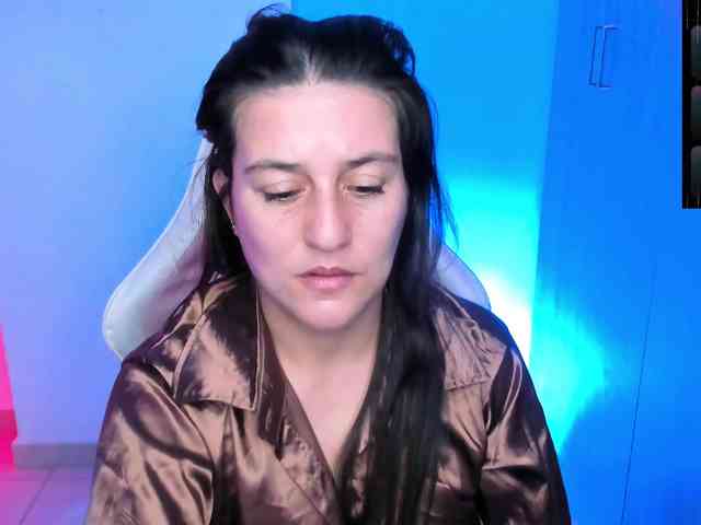 Saskyaajohnson webcam