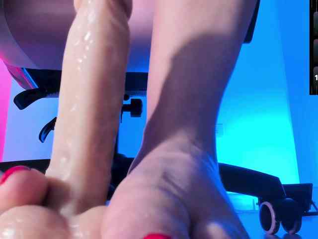 Saskyaajohnson webcam