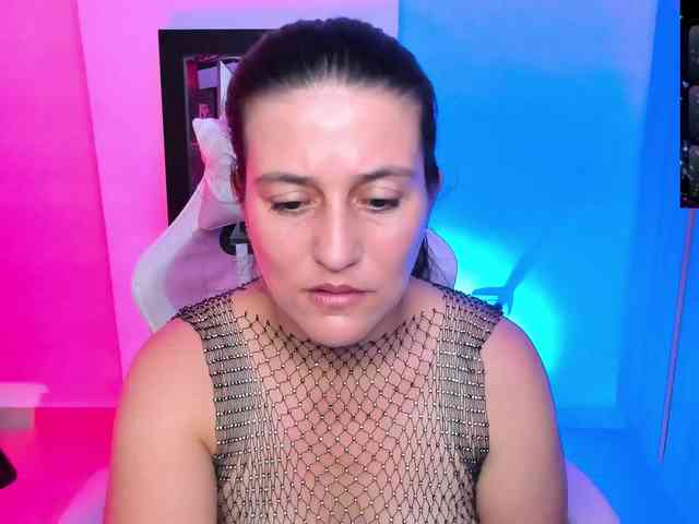 Saskyaajohnson webcam