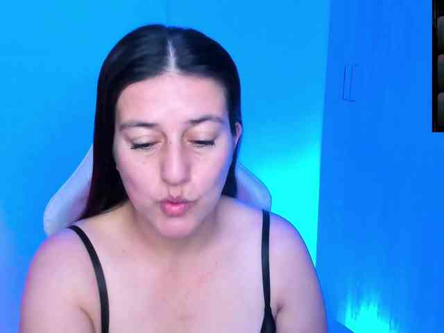 Saskyaajohnson webcam