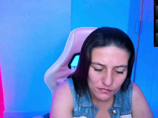 Saskyaajohnson webcam