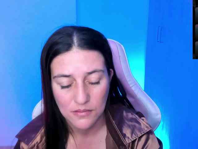 Saskyaajohnson webcam