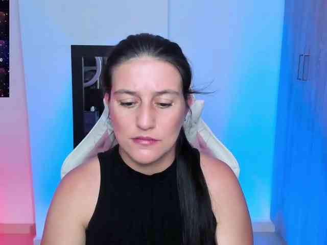 Saskyaajohnson webcam