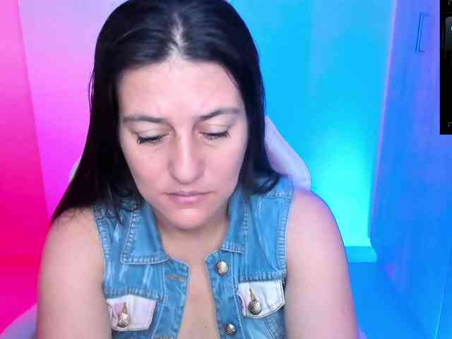 Saskyaajohnson webcam