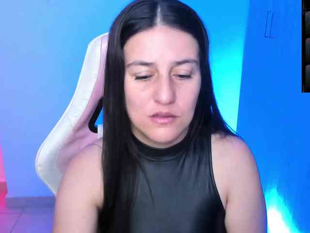 Saskyaajohnson webcam