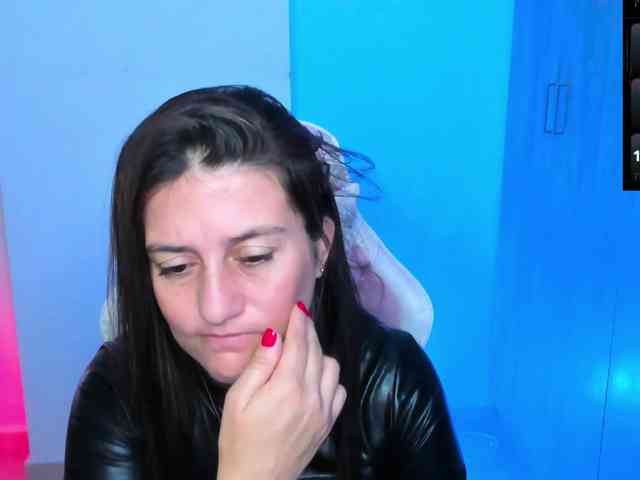 Saskyaajohnson webcam