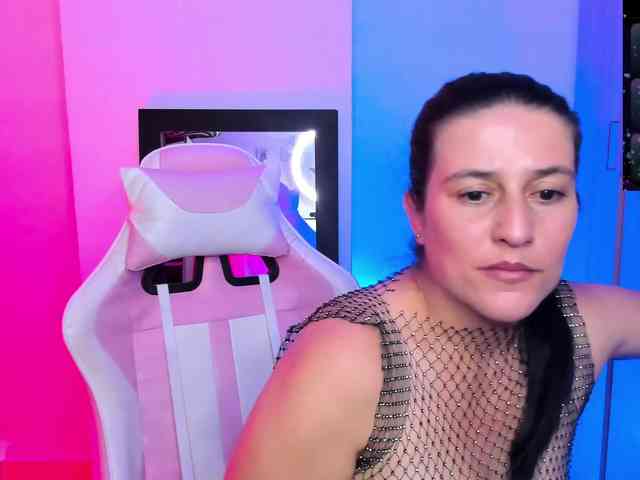 Saskyaajohnson webcam