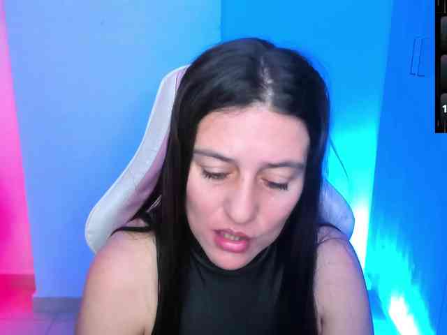 Saskyaajohnson webcam