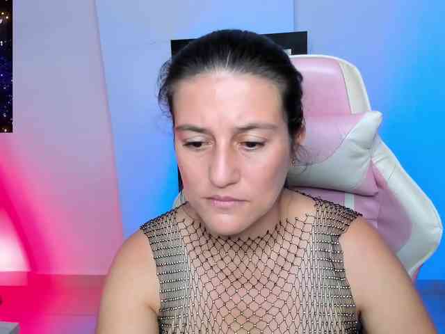 Saskyaajohnson webcam