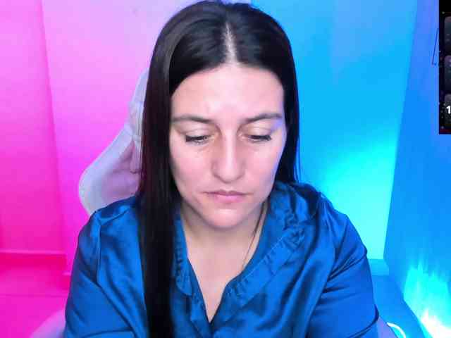 Saskyaajohnson webcam