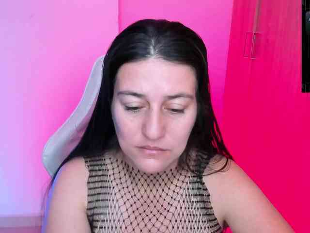 Saskyaajohnson webcam