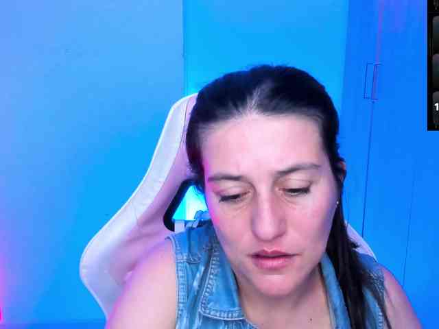 Saskyaajohnson webcam