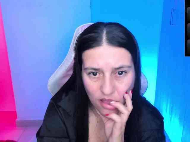 Saskyaajohnson webcam