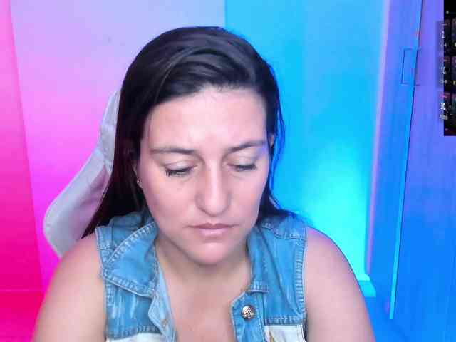 Saskyaajohnson webcam