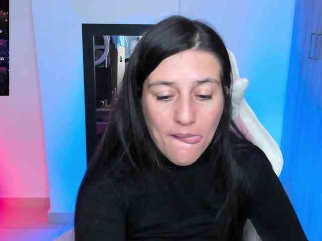 Saskyaajohnson webcam