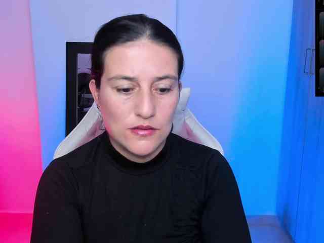 Saskyaajohnson webcam