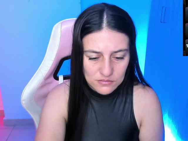 Saskyaajohnson webcam